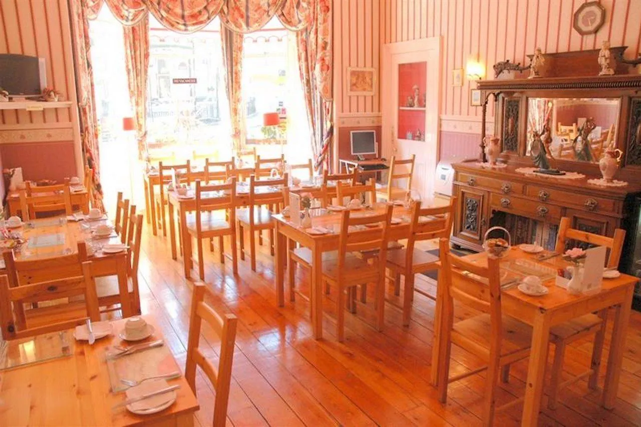 *** Guest house The St Valery Hotel Edinburgh United Kingdom